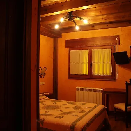 Pensión La Casona Del Herrero Navaleno